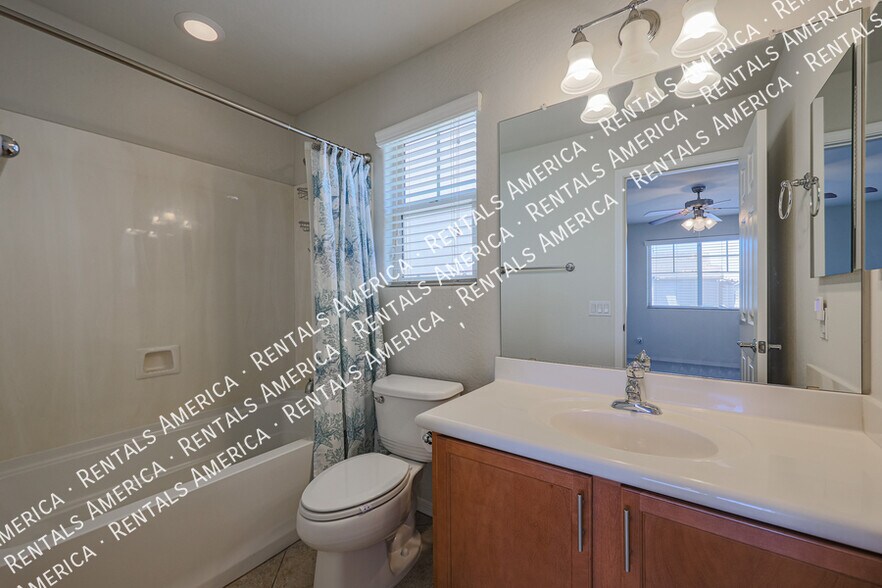 Building Photo - 2205 W Le Marche Ave