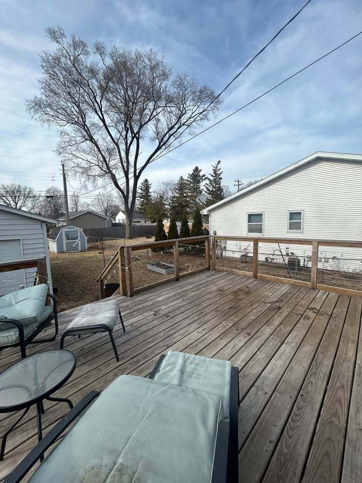 Deck 3 - 619 Northern Ave