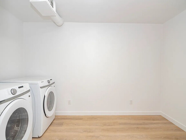 Building Photo - "Charming 5-Bed Sanctuary with Cozy Fireplace on South Rogers Street!"