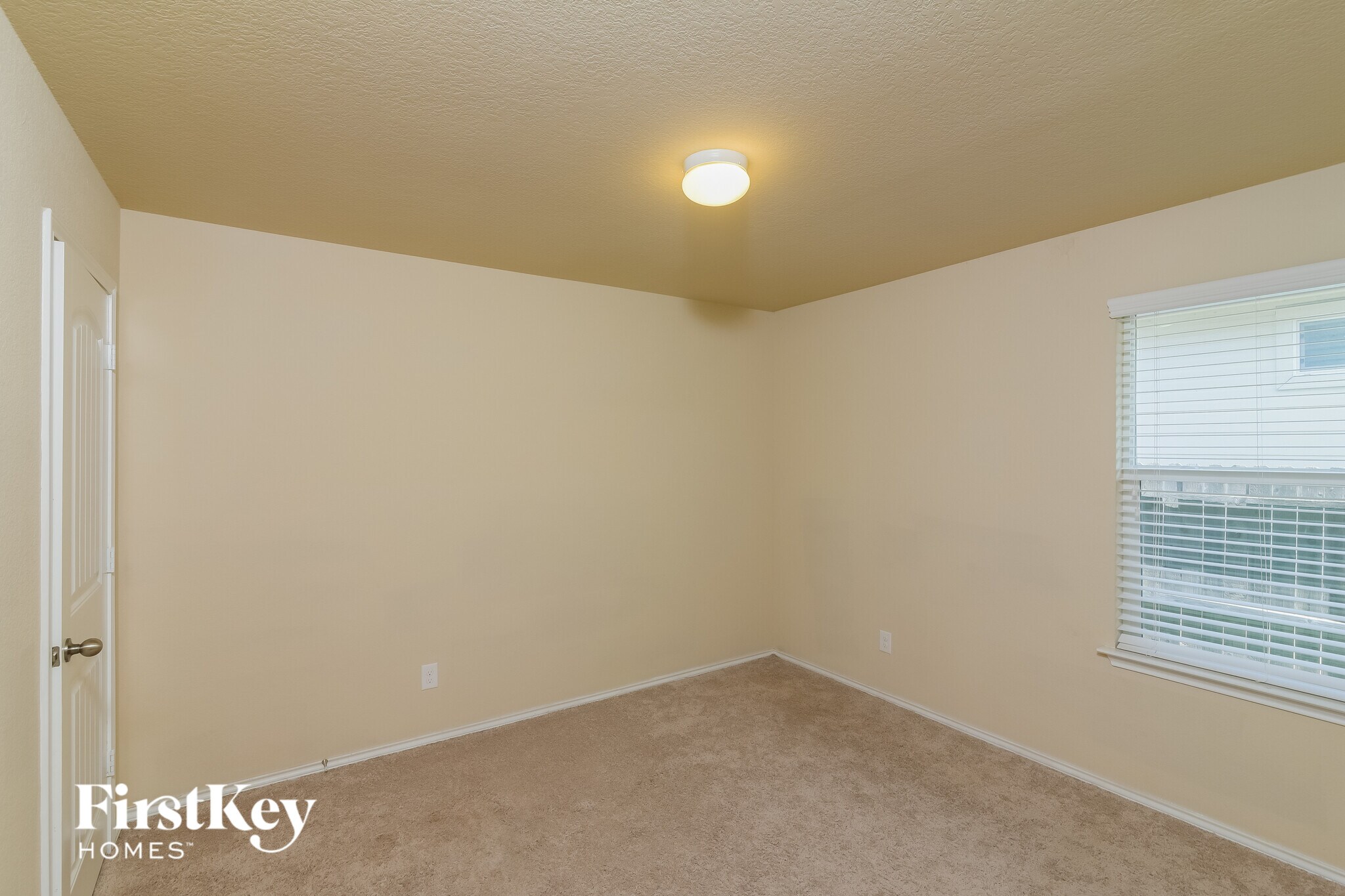 Building Photo - 7106 Phoebe View