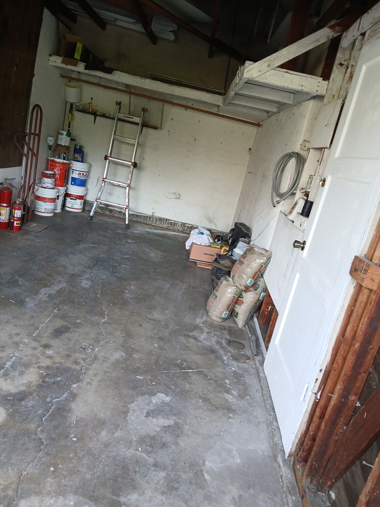 Building Photo - 13529 Burbank Blvd