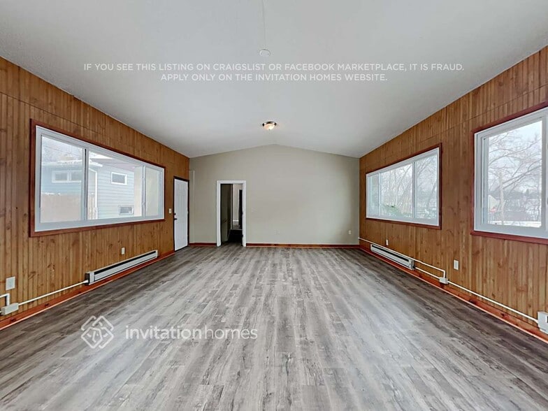 Building Photo - 1911 Adolphus St