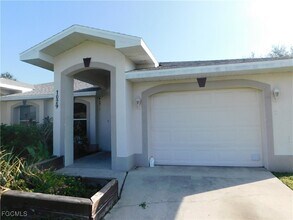 Building Photo - 1029 SE 11th St