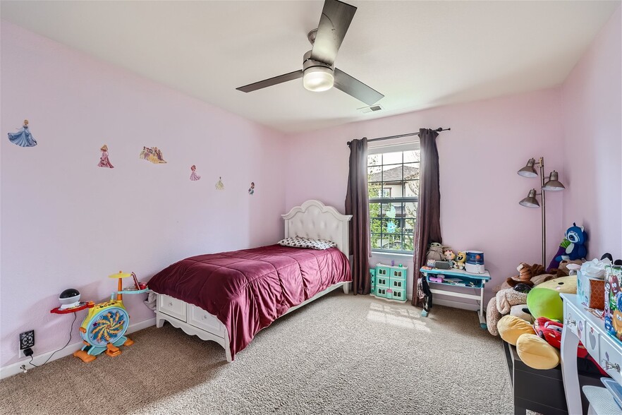 Building Photo - 2674 Gray Wolf Loop