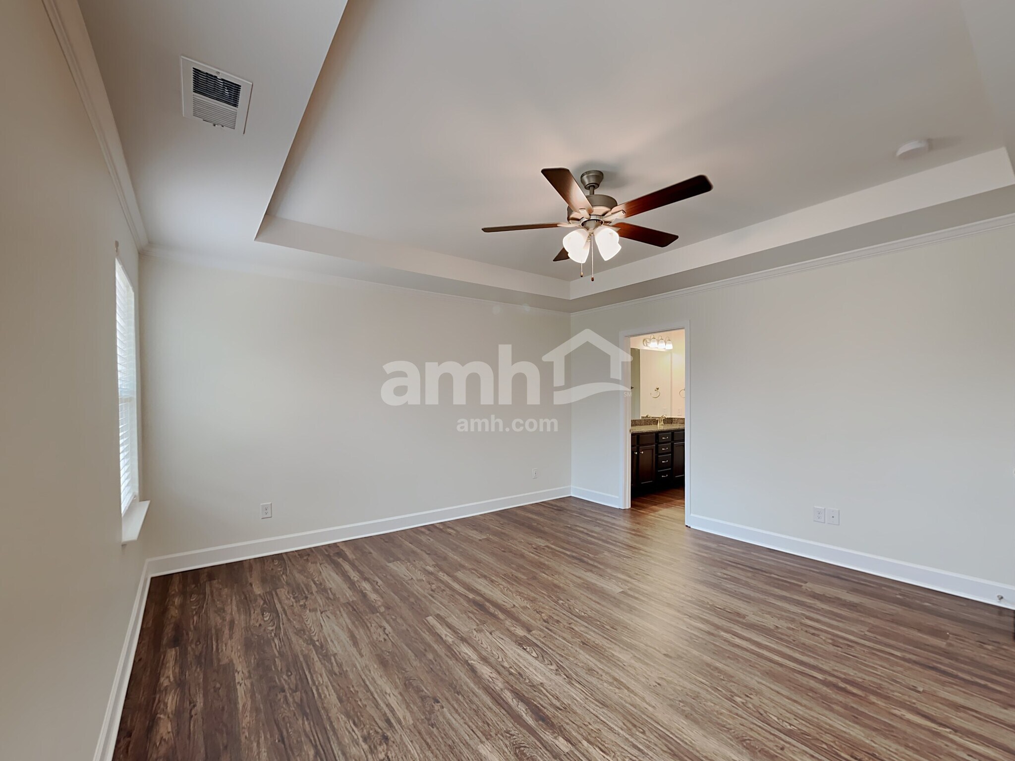 Building Photo - 5827 Zurich Rd