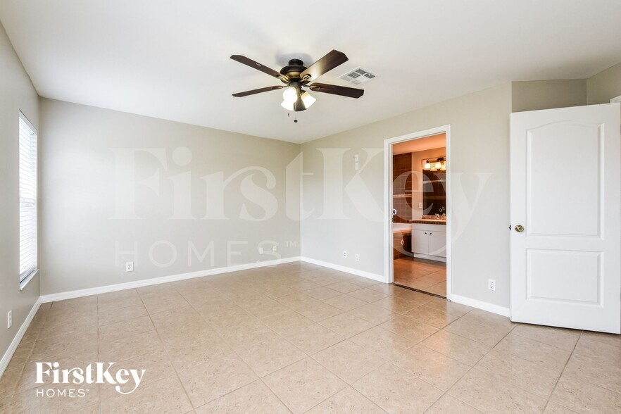 Building Photo - 1220 Bayou St E