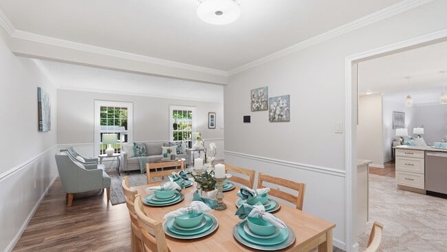 Building Photo - Newly Renovated 5 Bedroom Home With Country Porch!