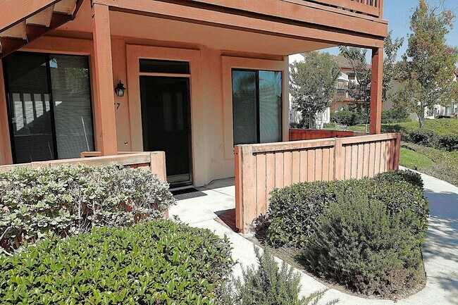 Building Photo - 4049 Carmel View Rd