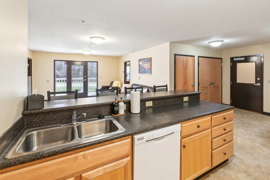 Building Photo - 1695 N Lexington-Springmill Rd