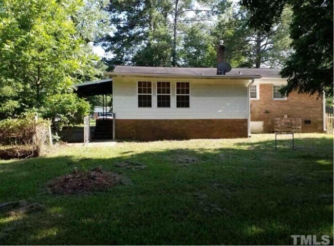 Building Photo - 604 Maple Ln