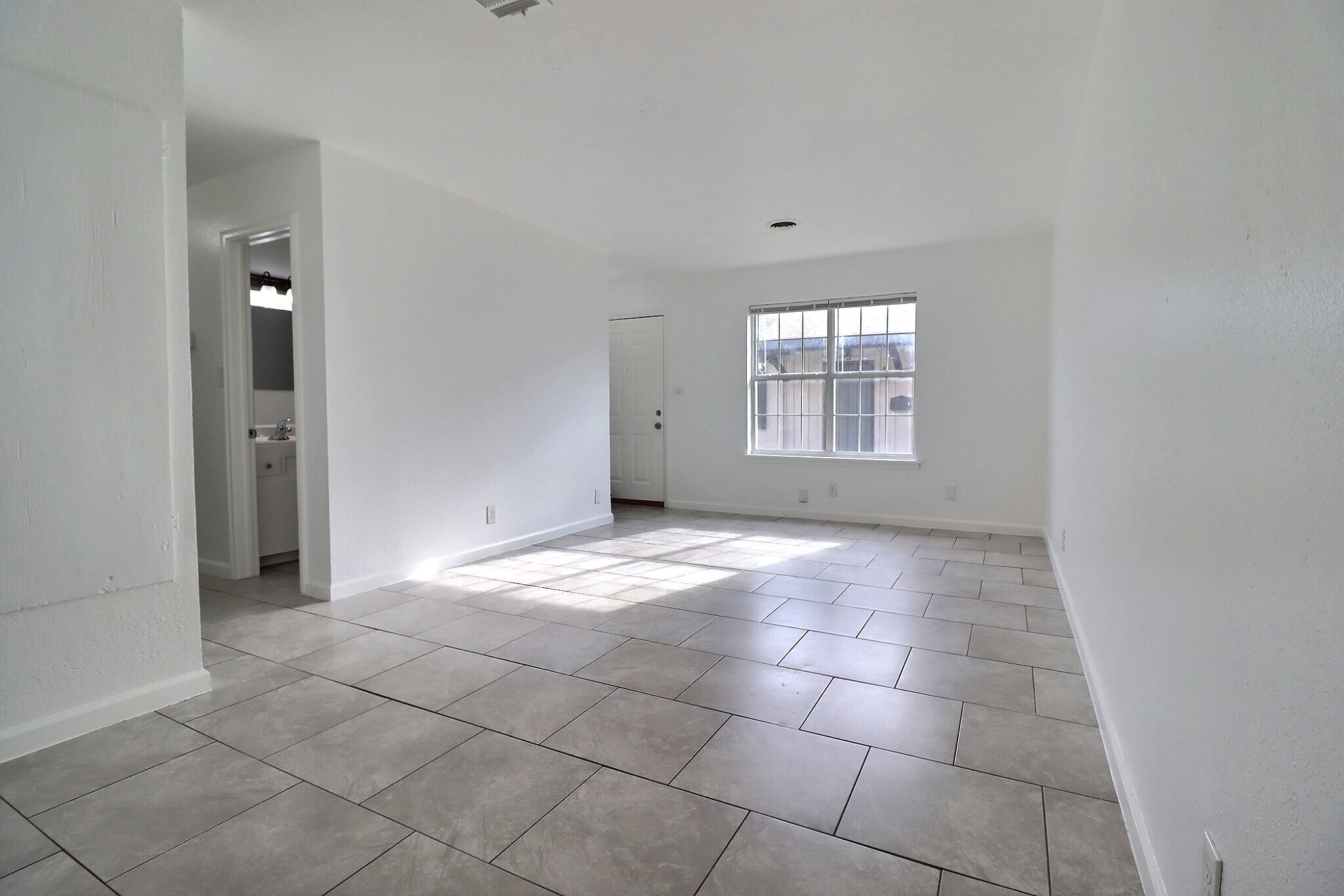 Building Photo - 6120 S Madison Plz
