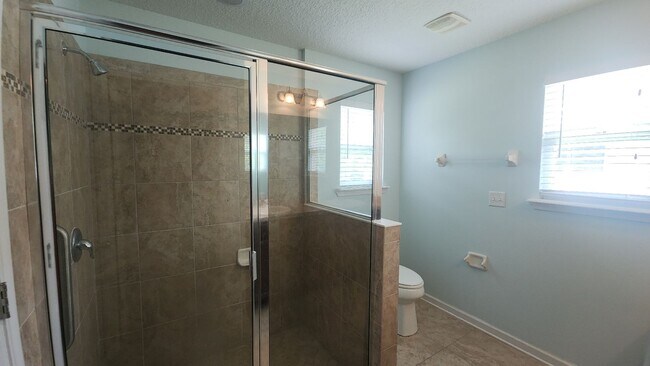 Building Photo - Located in the very popular community of K...