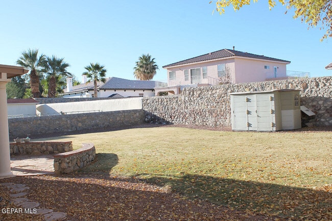 Building Photo - 221 Cloud Song E