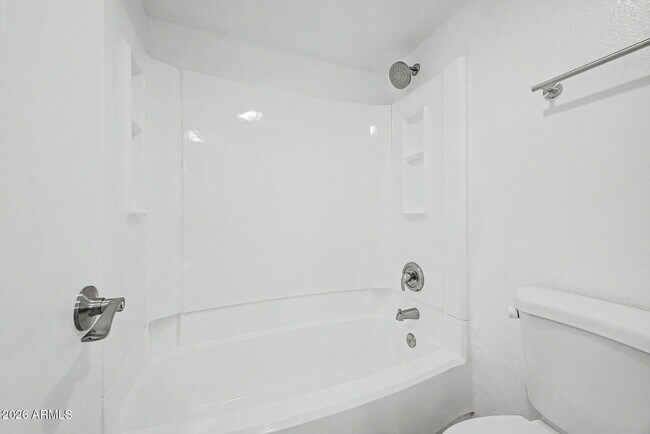 Building Photo - 10610 S 48th St