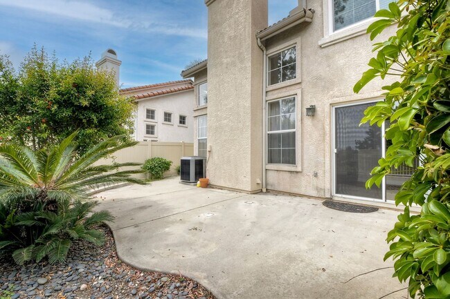 Building Photo - 3Bed/2.5Bath in Alacima Community~ Los Alamos