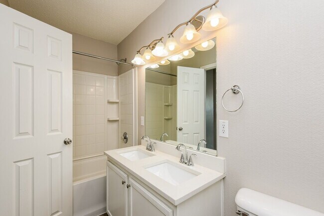 Building Photo - 3957 German Pointer Way