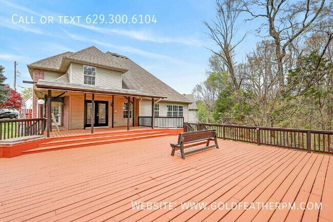 Building Photo - 3940 Waterford Way