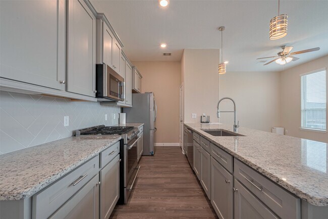 Building Photo - 4046 Balboa Dr