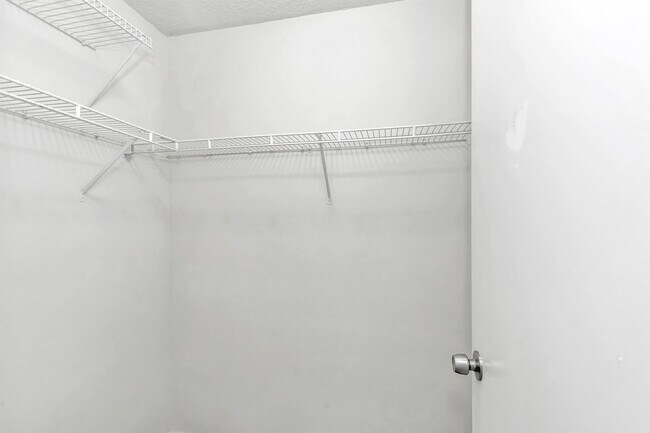 Building Photo - 2405 SE 46th Ct
