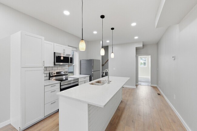 Building Photo - 775-777-777 Bellows Ave