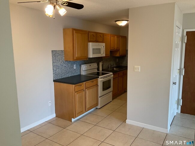 Building Photo - 157 Woodland Dr