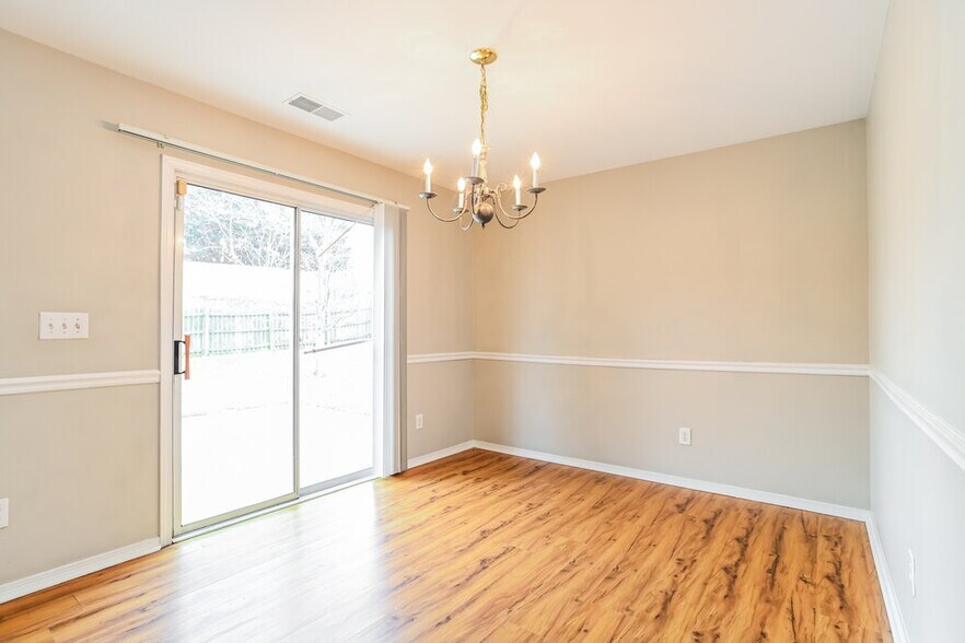 Building Photo - 9112 Old Ash Ct