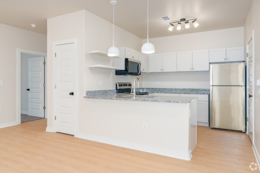 1BR, 1BA - Kitchen - Newbury Flats
