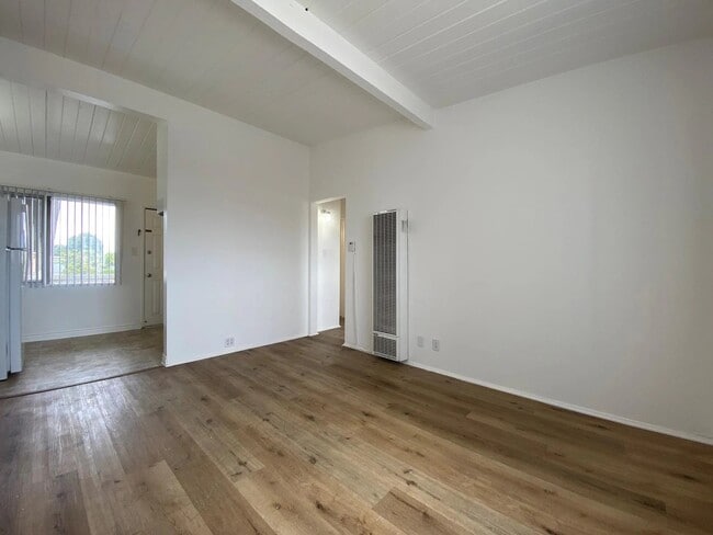 Interior Photo - 11877 Grevillea Avenue,