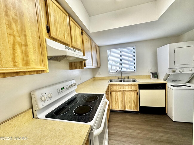 Building Photo - 4790 S Atlantic Ave