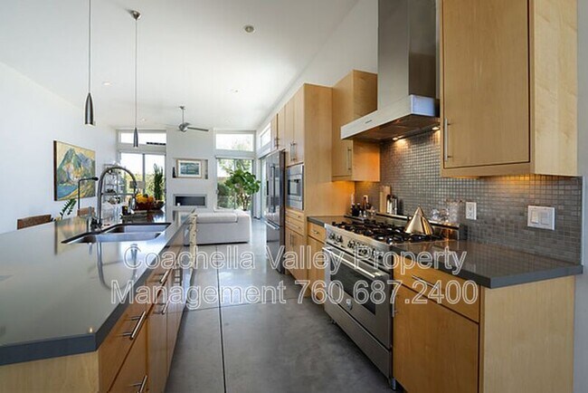 Building Photo - 2722 Alexander Club Dr