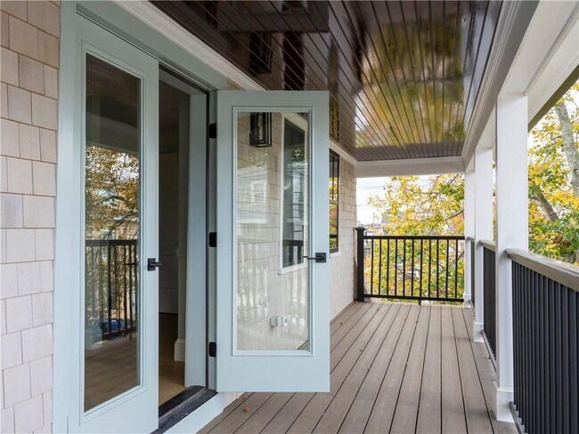 Building Photo - 7 Dearborn St