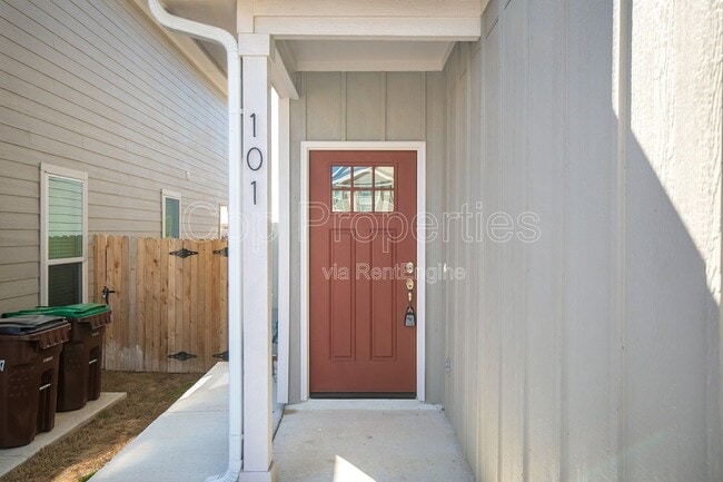 Building Photo - 7523 Gramercy Wy
