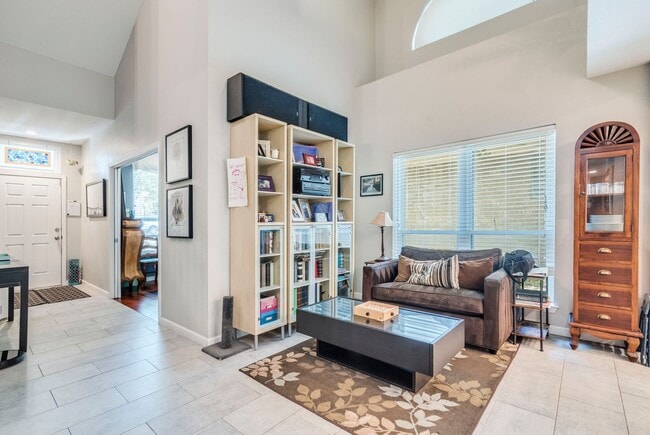 Building Photo - 10803 Sans Souci Pl