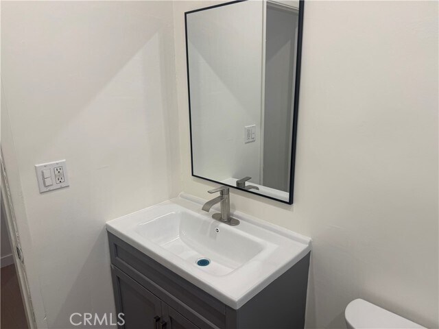 Building Photo - 1041 Bennett Ave