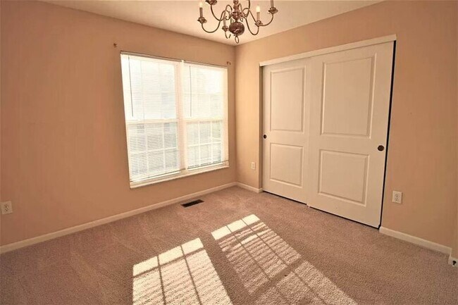 Building Photo - 5549 Bow Falls Blvd