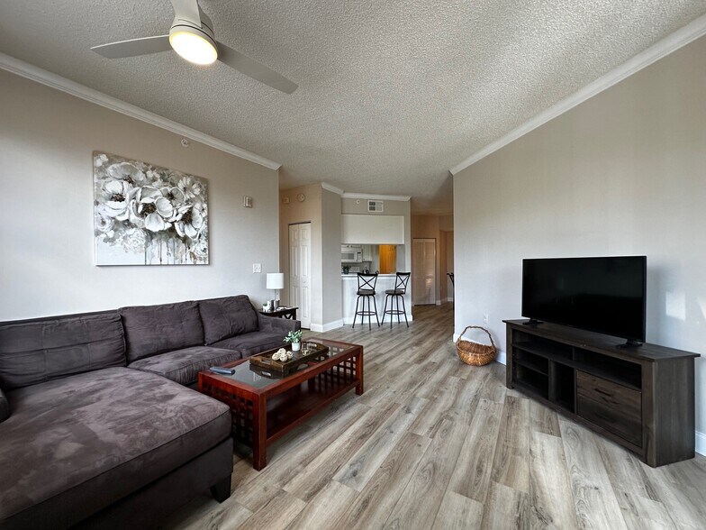 Building Photo - 5551 Bentgrass Dr