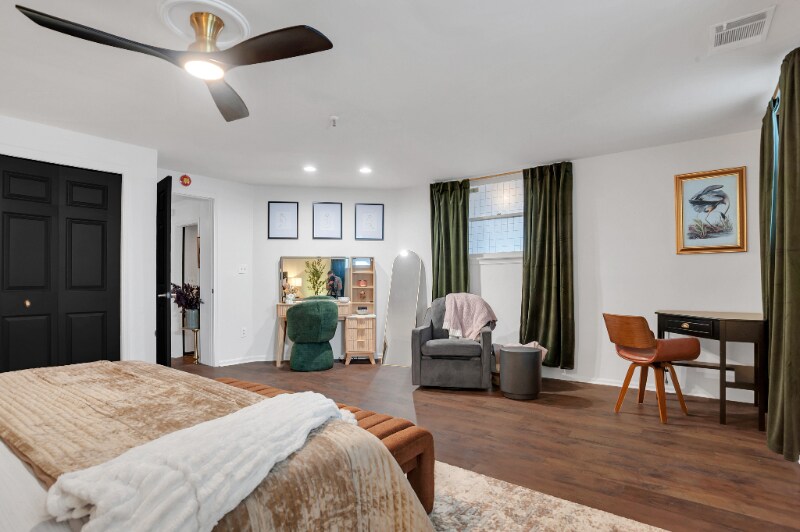 Building Photo - 121 W Hall St