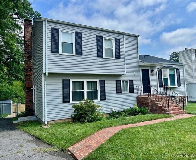 Building Photo - 2208 Watts Ln