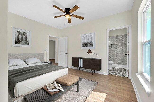 Building Photo - 304 E Hampton Ave