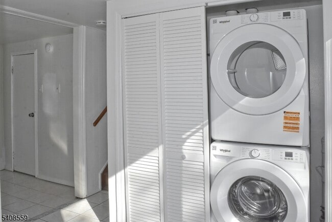 Building Photo - 260 Everett Rd