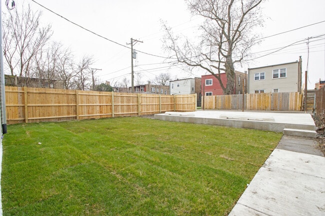 Building Photo - 5738 S Sangamon St