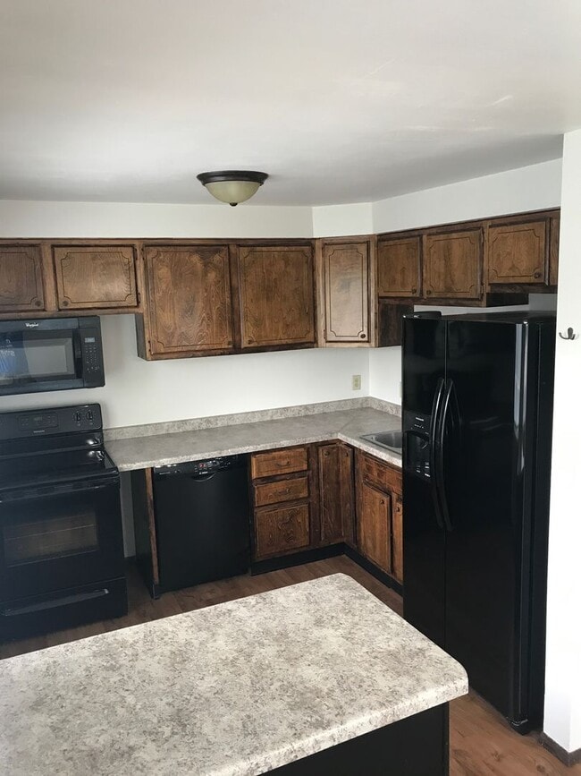 Building Photo - 742 Fairwood Dr