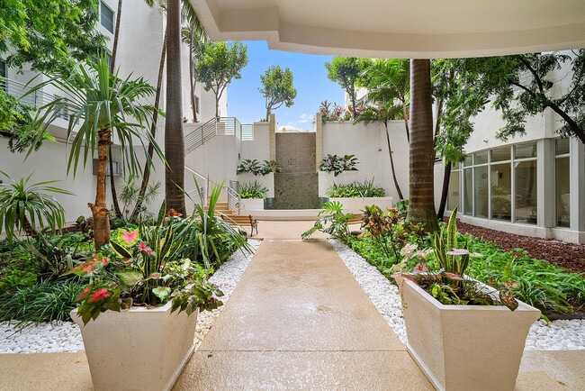 Building Photo - 1830 Radius Dr