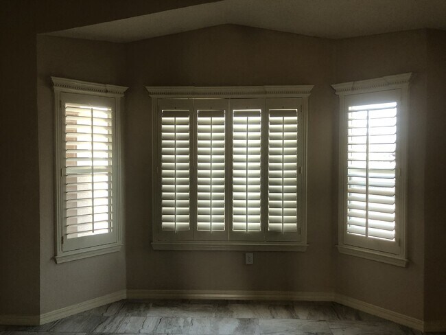 Building Photo - 6216 Lovebird Ln