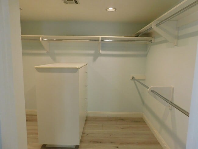 Building Photo - Beautiful Mission Viejo 5 bedroom 2.5 bathroom plus den home