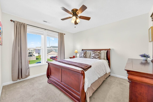 Building Photo - 4663 Bayview Dr