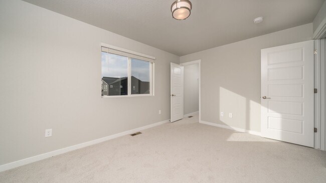 Building Photo - Townhome in Greenways at Sand Creek