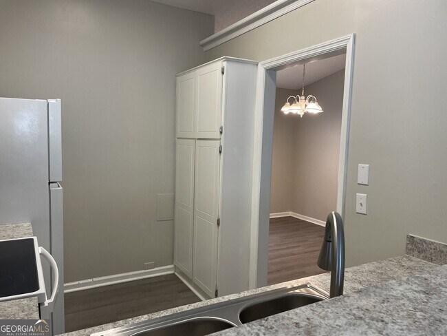 Building Photo - 304 Mission Forest Trail