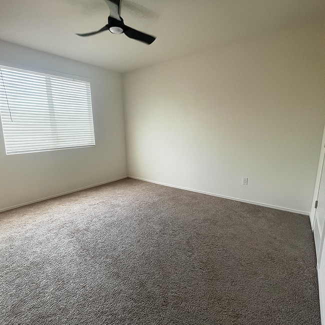 Building Photo - NEWER HOME (less than two years old) IN RA...