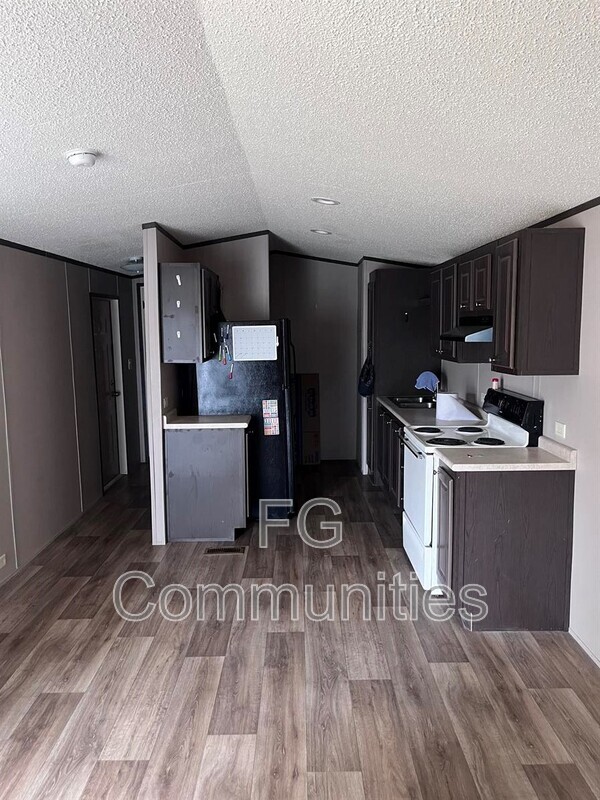 Building Photo - 6403 Bentwood Ln